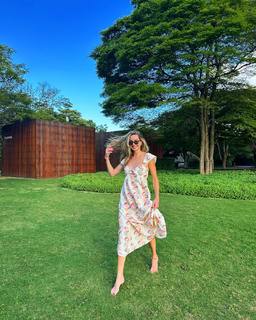 Mariana Weickert feet photo 6