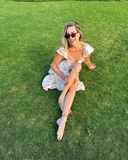 Mariana Weickert feet photo 4