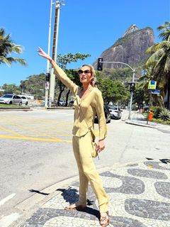 Mariana Weickert feet photo 13