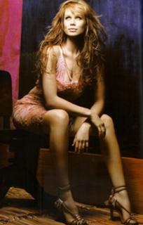 Mariana Ximenes feet photo thumbnail