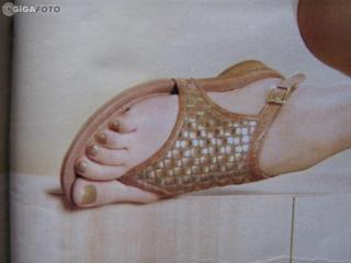 Mariana Ximenes feet photo thumbnail