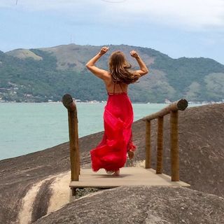Mariana Ximenes feet photo thumbnail