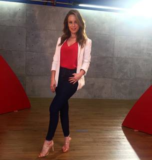 Mariana Ximenes feet photo thumbnail