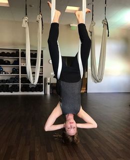 Mariana Ximenes feet photo thumbnail