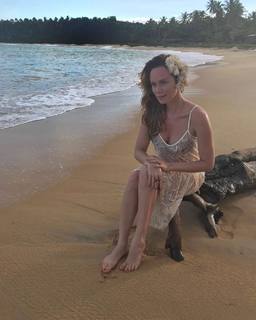 Mariana Ximenes feet photo thumbnail
