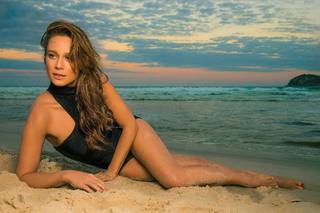 Mariana Ximenes feet photo thumbnail