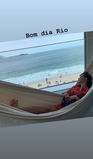 Mariana Ximenes feet photo thumbnail