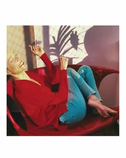 Mariana Ximenes feet photo thumbnail
