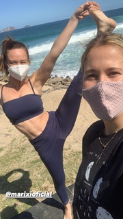 Mariana Ximenes feet photo thumbnail