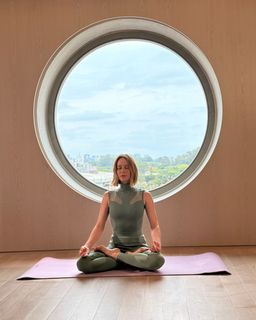 Mariana Ximenes feet photo thumbnail