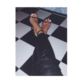 Marianna Hewitt feet photo 9