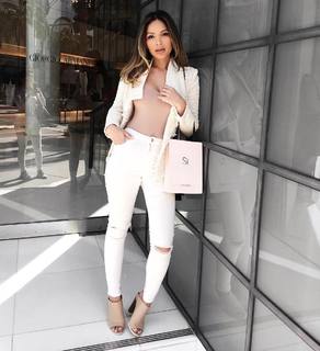Marianna Hewitt feet photo 18