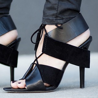 Marianna Hewitt feet photo 7