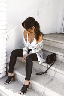 Marianna Hewitt feet photo 9