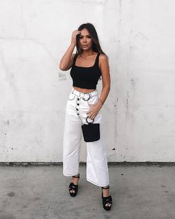 Marianna Hewitt feet photo 6