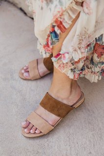 Marianna Hewitt feet photo 6