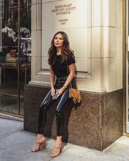 Marianna Hewitt feet photo 2