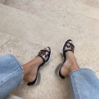 Marianna Hewitt feet photo 7