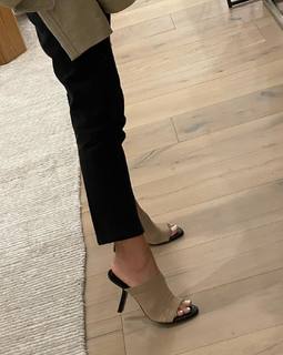 Marianna Hewitt feet photo 3
