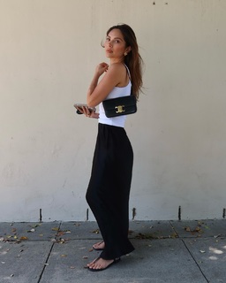 Marianna Hewitt feet photo 4