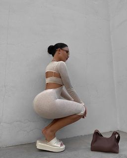 Marianna Kokchyan feet photo 1