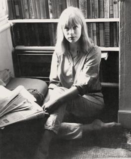 Marianne Faithfull feet photo 2