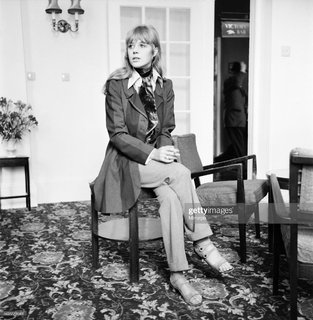 Marianne Faithfull feet photo 16