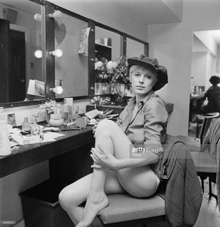Marianne Faithfull feet photo 10
