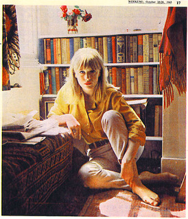 Marianne Faithfull feet photo 11