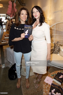 Marianne Williamson feet photo 5