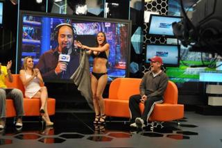 Mariazel Olle feet photo thumbnail