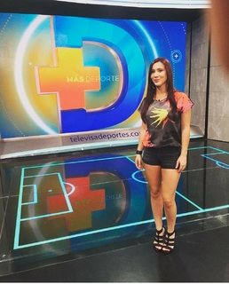 Mariazel Olle feet photo thumbnail