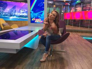 Mariazel Olle feet photo thumbnail