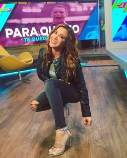 Mariazel Olle feet photo thumbnail