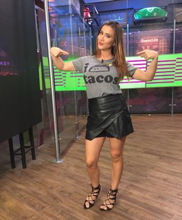 Mariazel Olle feet photo thumbnail