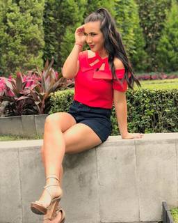 Mariazel Olle feet photo thumbnail