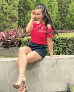 Mariazel Olle feet photo thumbnail