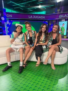 Mariazel Olle feet photo thumbnail