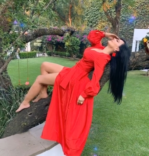 Maribel Guardia feet photo thumbnail