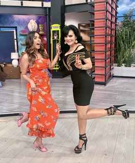 Maribel Guardia feet photo thumbnail