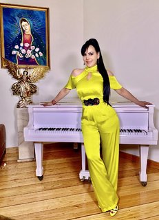 Maribel Guardia feet photo thumbnail