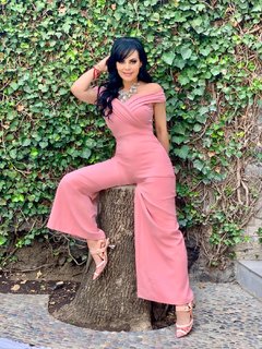 Maribel Guardia feet photo thumbnail