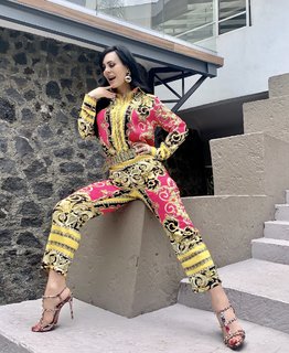 Maribel Guardia feet photo thumbnail
