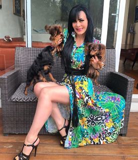Maribel Guardia feet photo thumbnail