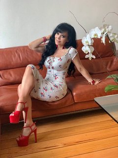 Maribel Guardia feet photo thumbnail