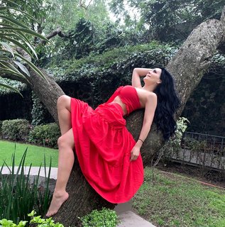 Maribel Guardia feet photo thumbnail