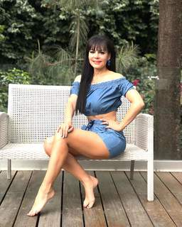 Maribel Guardia feet photo thumbnail