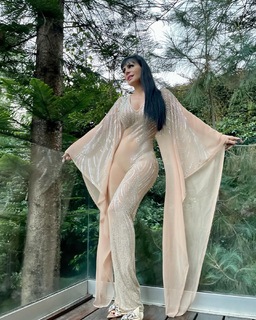 Maribel Guardia feet photo thumbnail