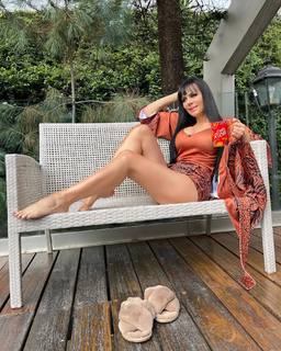 Maribel Guardia feet photo thumbnail