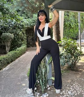 Maribel Guardia feet photo thumbnail